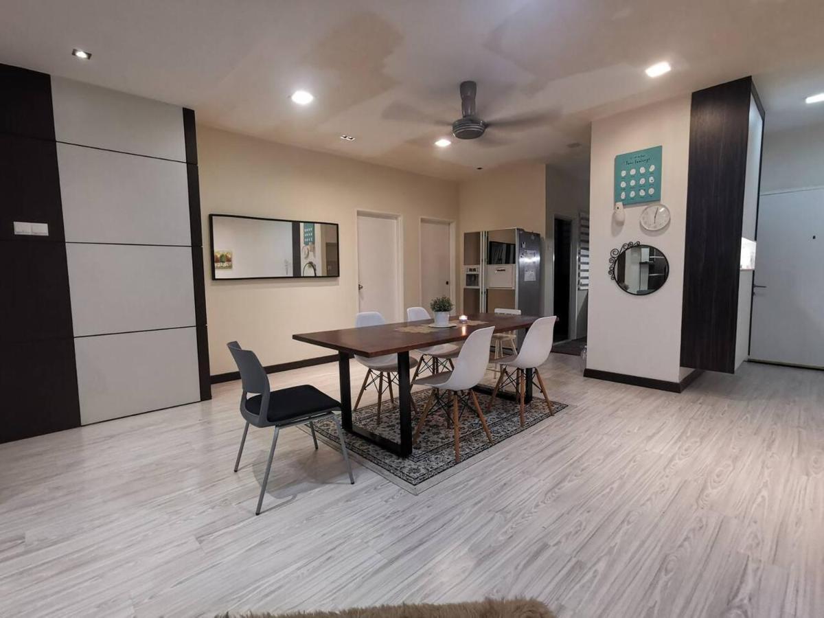 Enarahomes Shah Alam Bagian luar foto