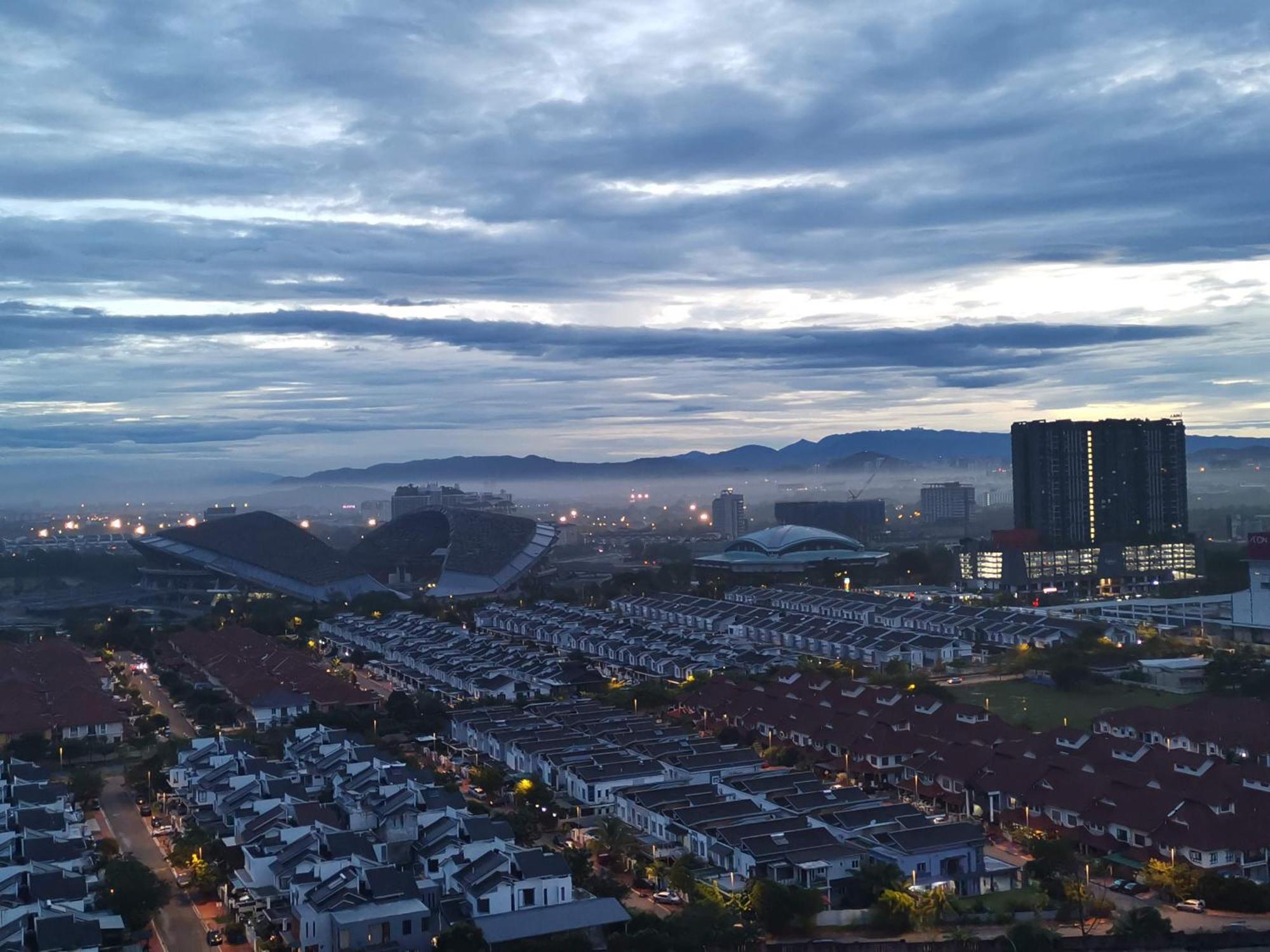 Enarahomes Shah Alam Bagian luar foto