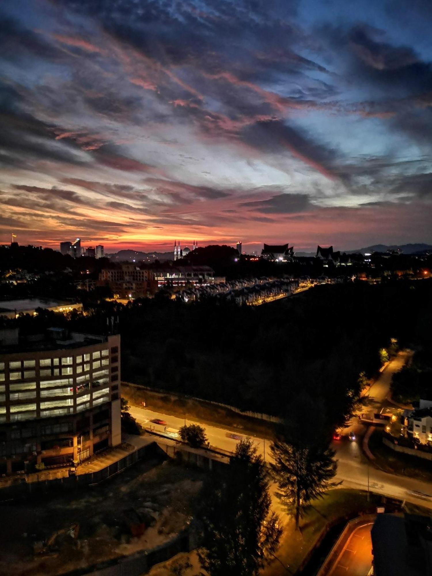 Enarahomes Shah Alam Bagian luar foto