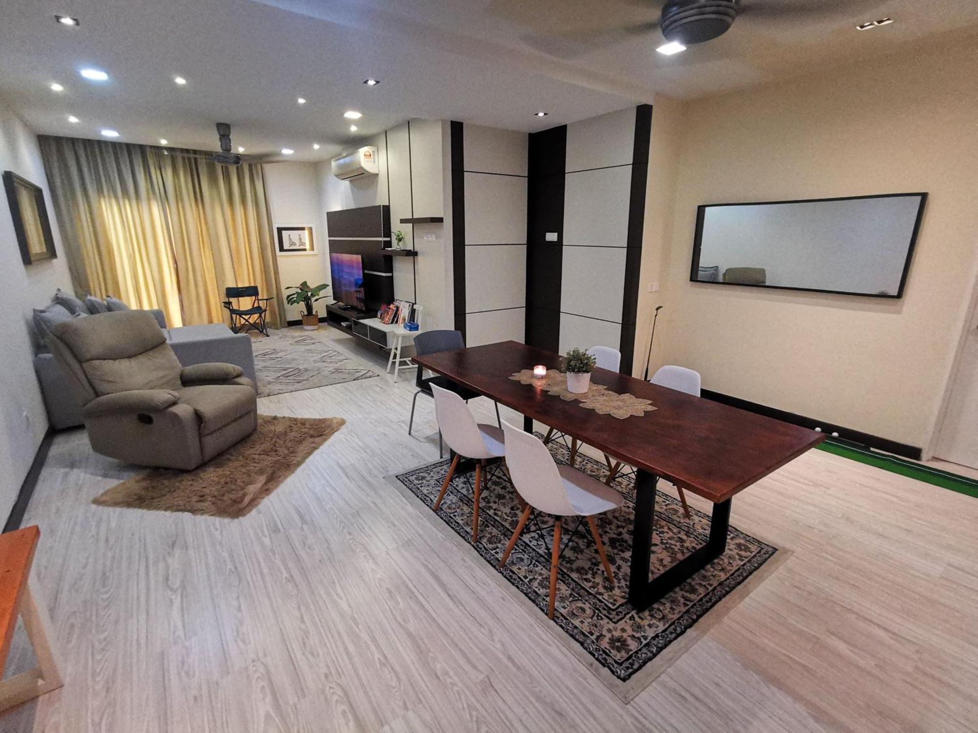 Enarahomes Shah Alam Bagian luar foto
