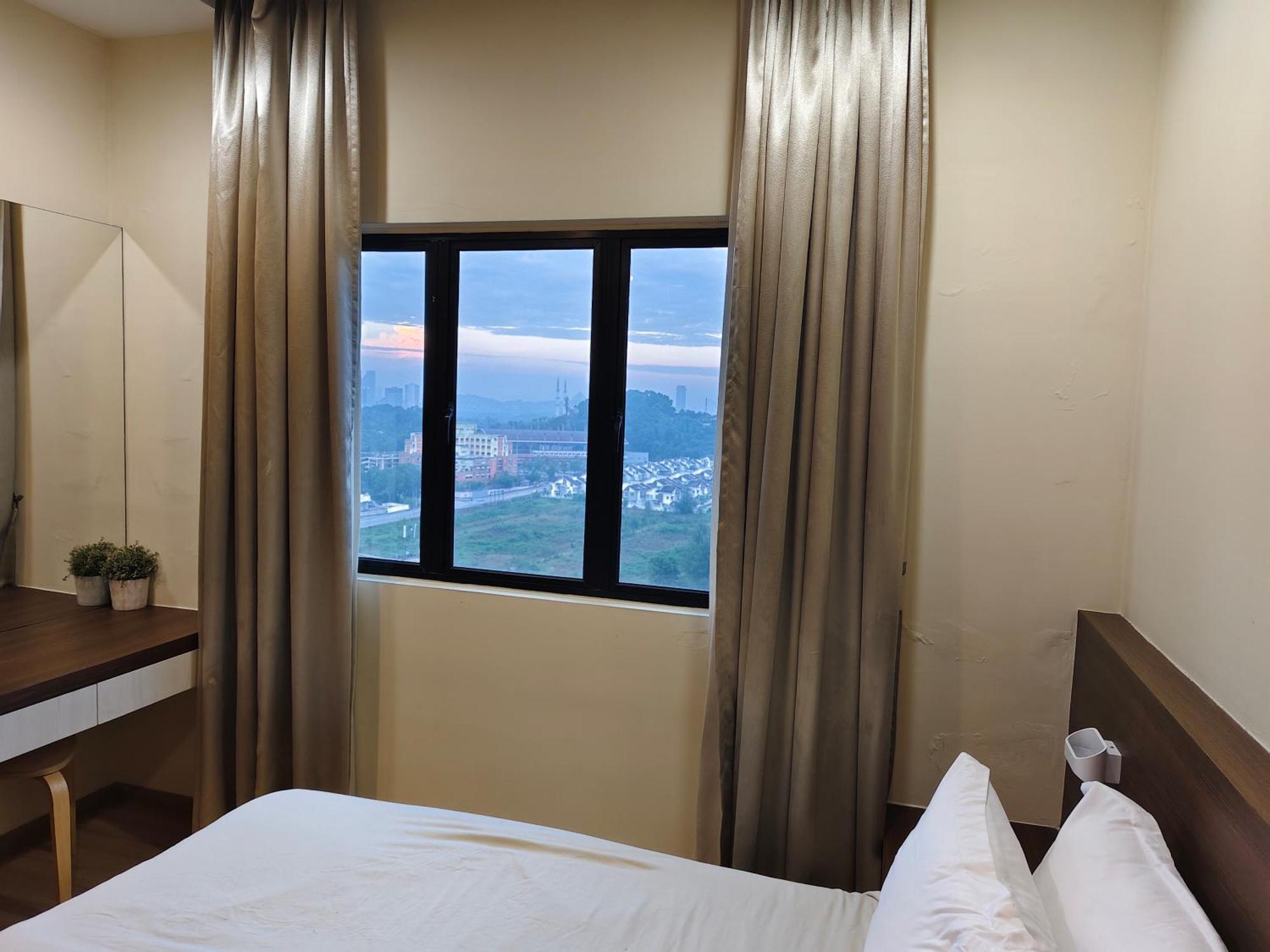 Enarahomes Shah Alam Bagian luar foto